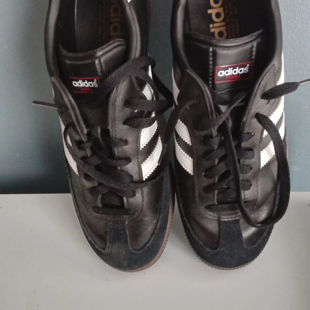 Adidas Samba Classic Black White Leather Gum Sole Sneakers Mens Size‎